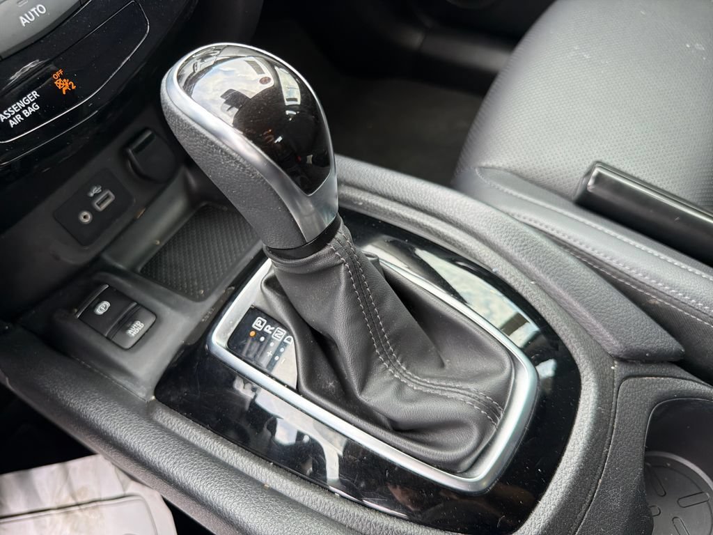 Used 2022 Nissan Rogue Sport SL AWD/4WD image 41