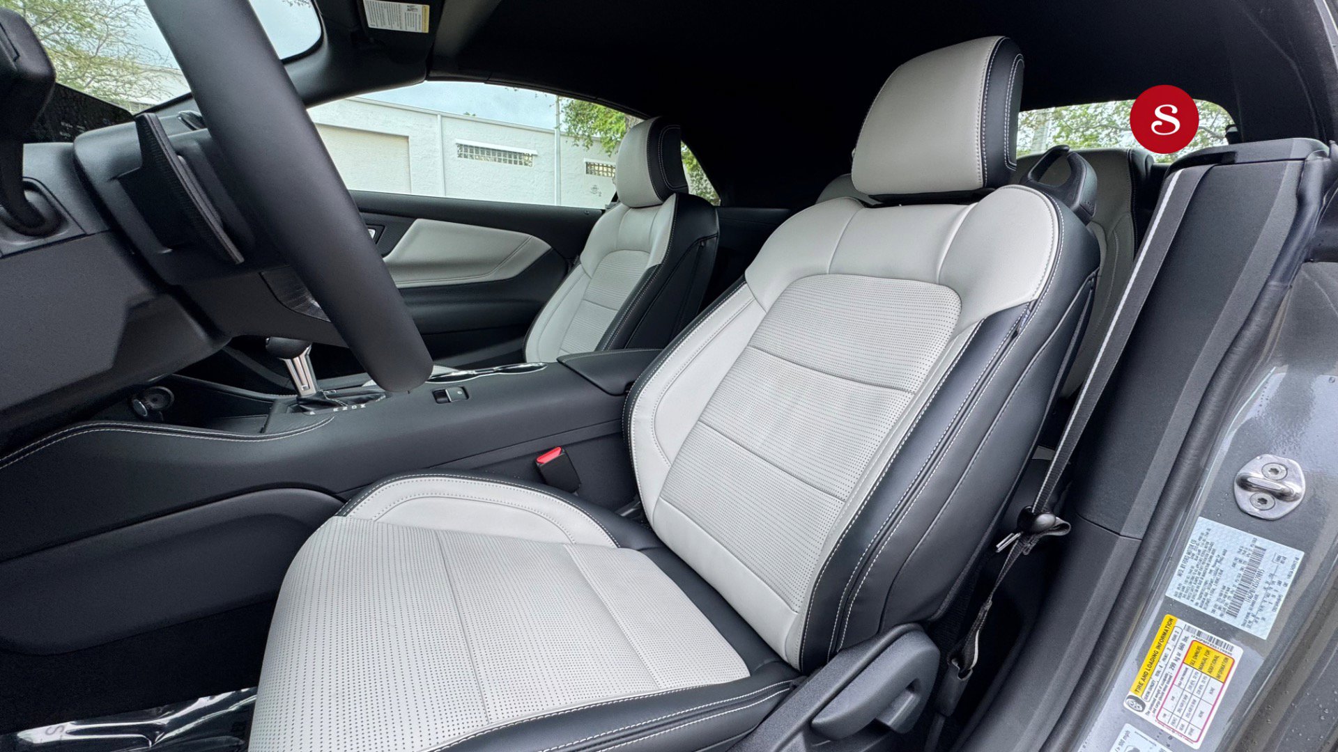 Used 2025 Ford Mustang GT Premium image 18