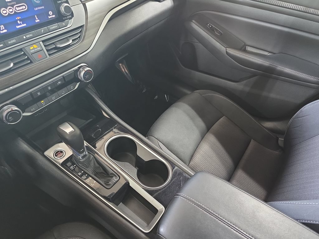 Used 2024 Nissan Altima 2.5 SV FWD image 24