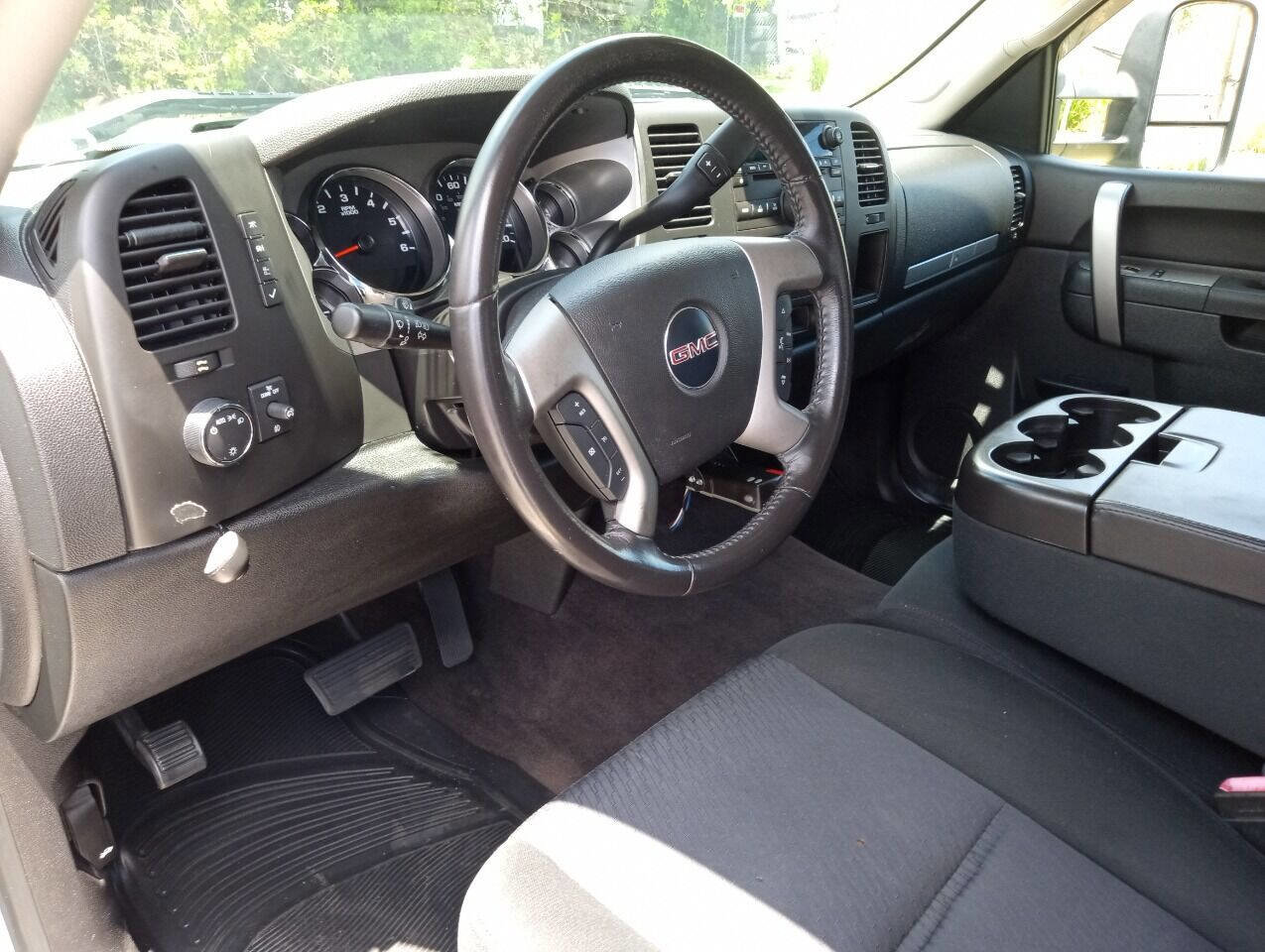 Used 2010 GMC Sierra 1500 SLE w/ Power Pack Plus AWD/4WD image 12