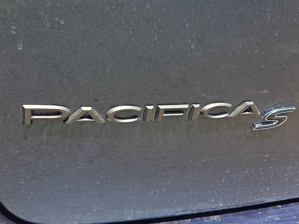 Used 2021 Chrysler Pacifica Touring w/ S Appearance Package FWD image 7