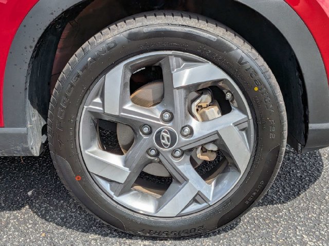 Used 2025 Hyundai Venue SEL FWD image 12