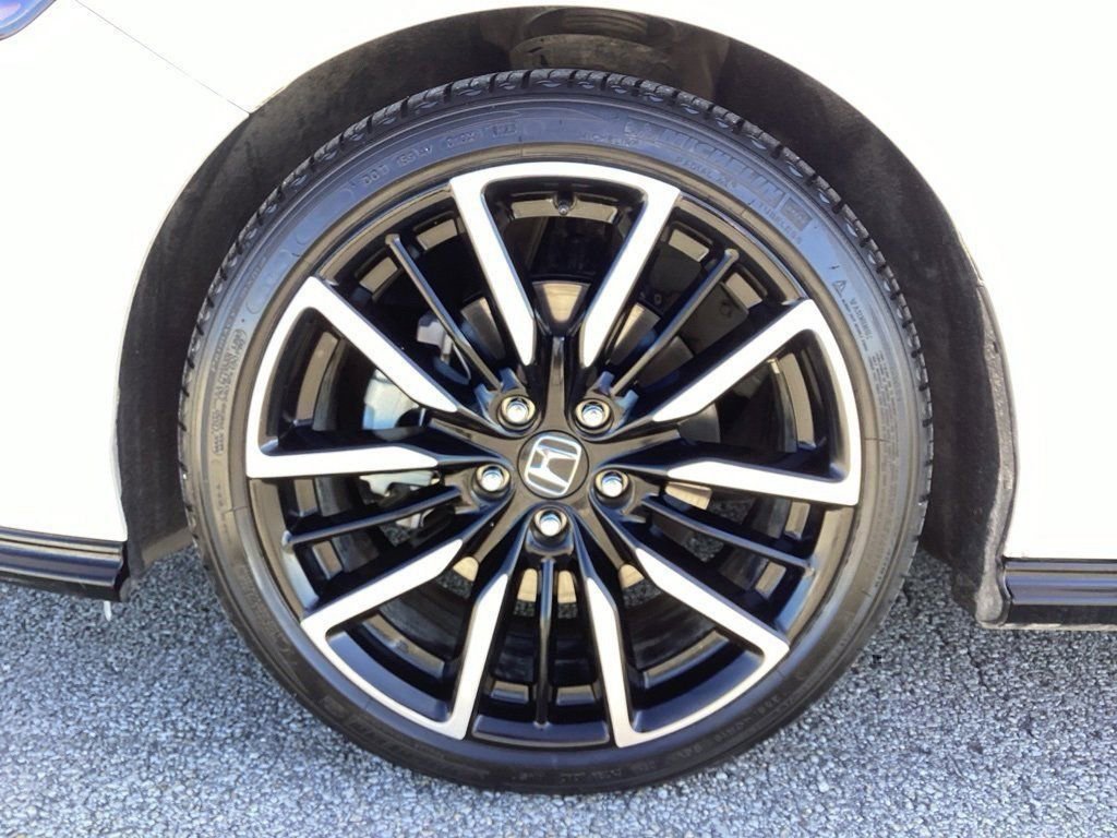 Used 2025 Honda Accord Touring image 13