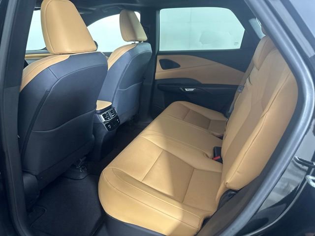 Used 2024 Lexus RX 350 Premium w/ Accessory Package (Z1) AWD/4WD image 16