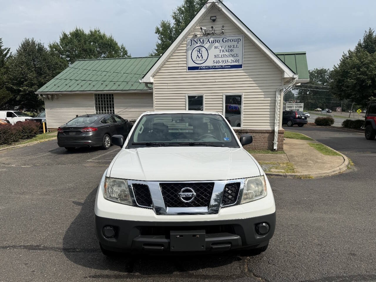 Used 2015 Nissan Frontier S RWD image 2