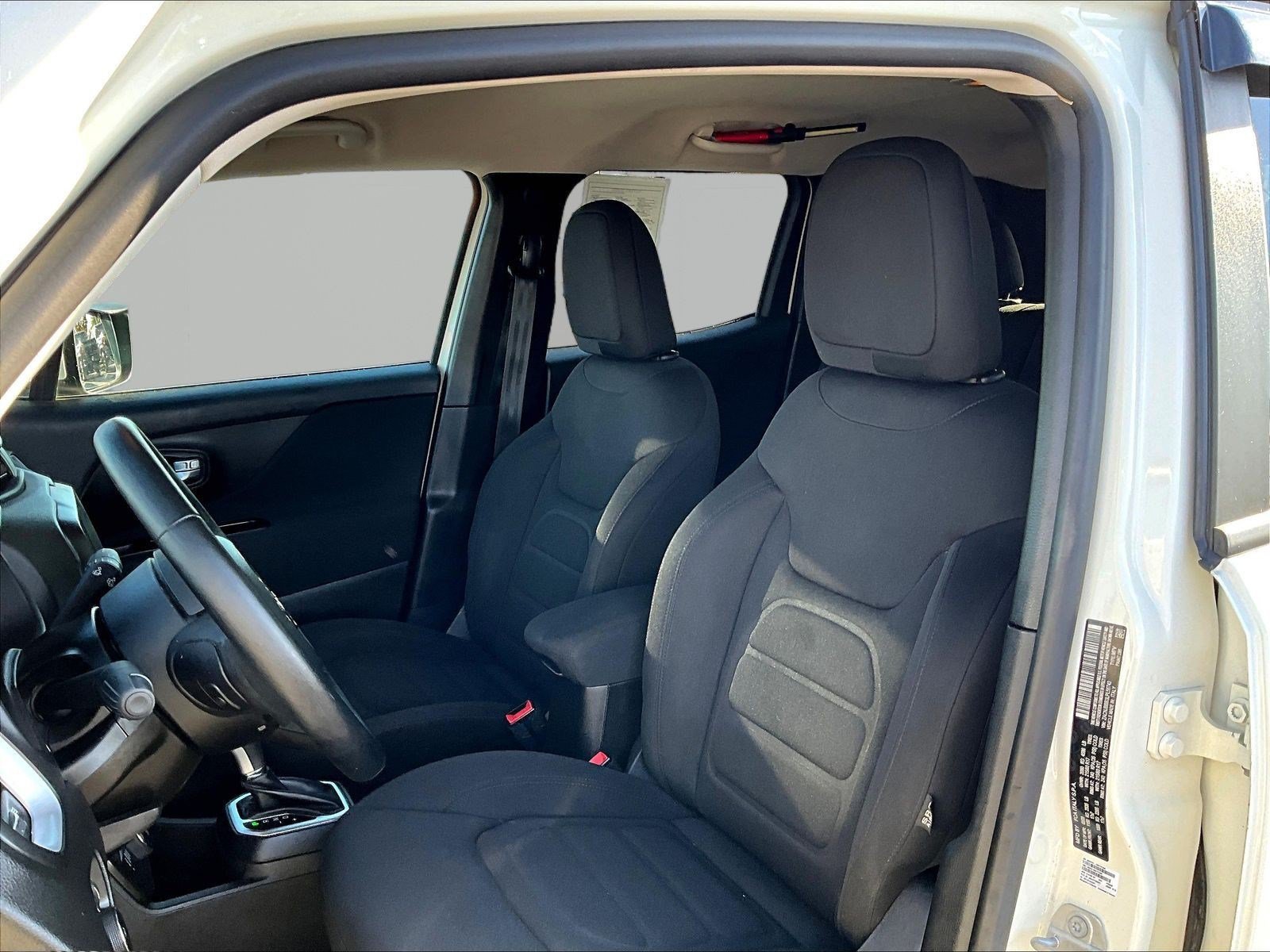 Used 2020 Jeep Renegade Latitude w/ Cold Weather Group AWD/4WD image 21