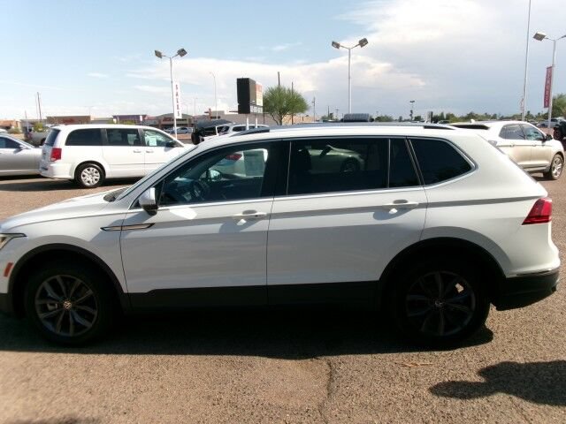Used 2024 Volkswagen Tiguan Wolfsburg Edition AWD/4WD image 10