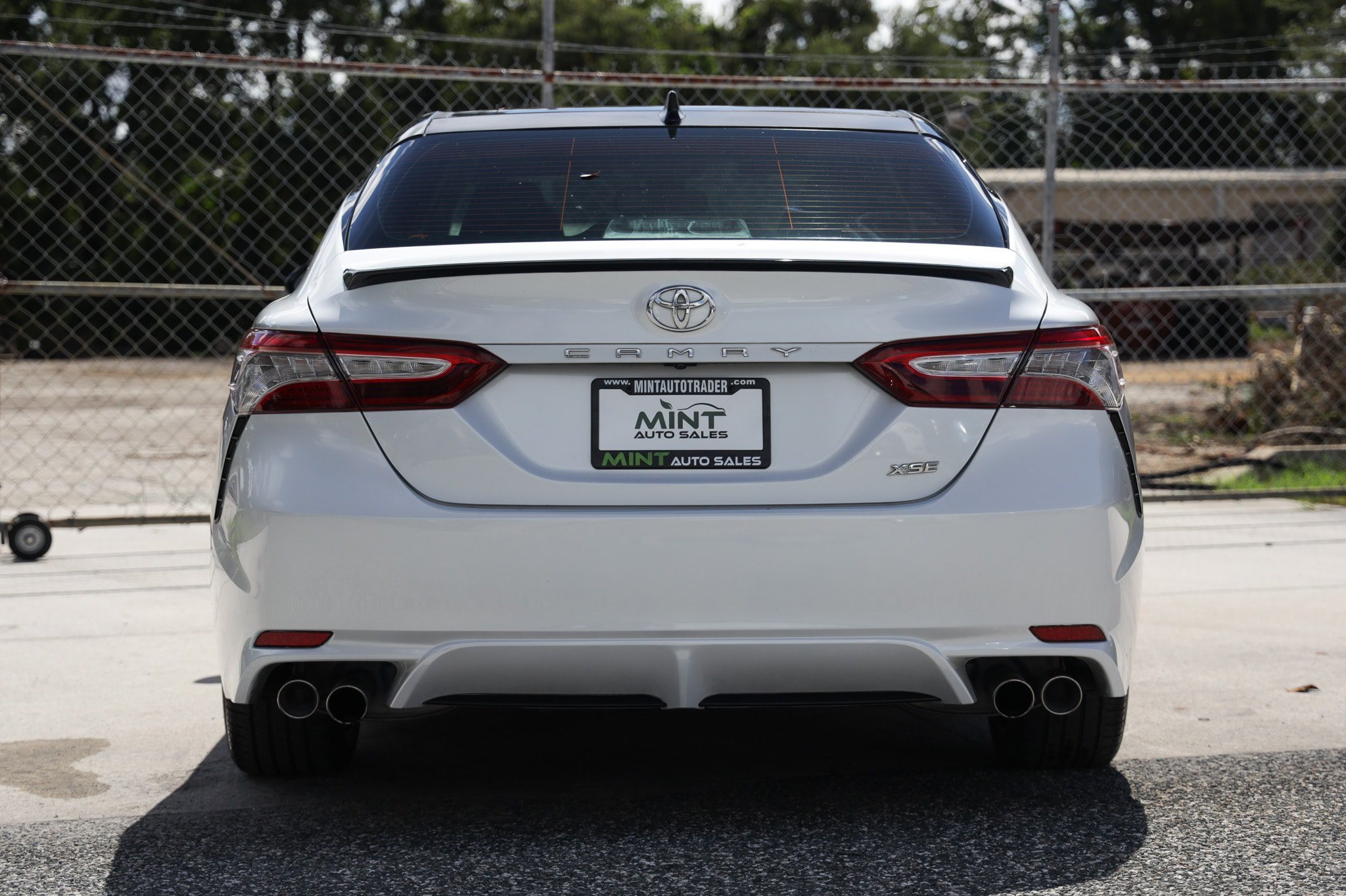 Used 2019 Toyota Camry XSE FWD image 10