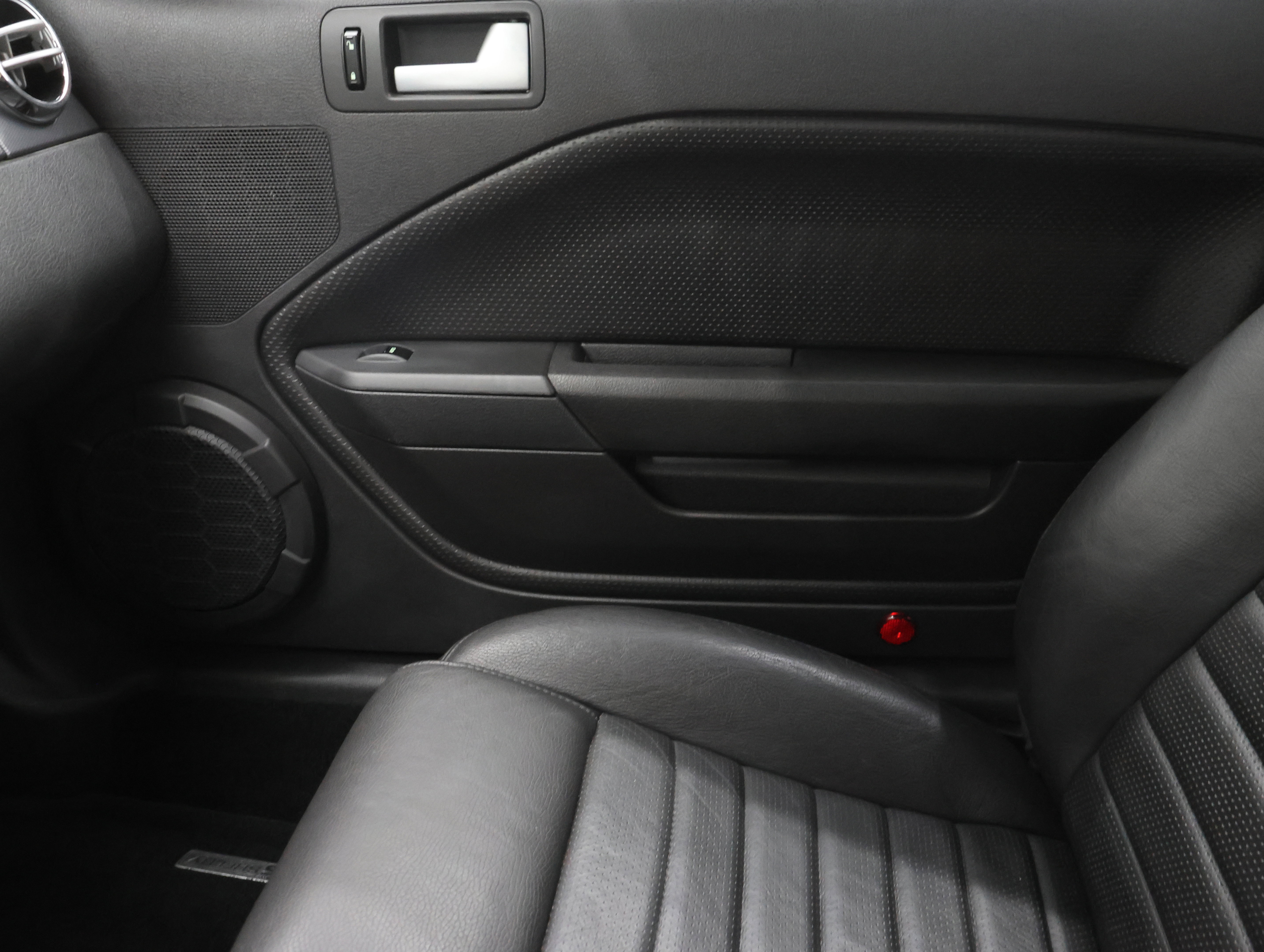 Used 2007 Ford Mustang GT RWD image 13