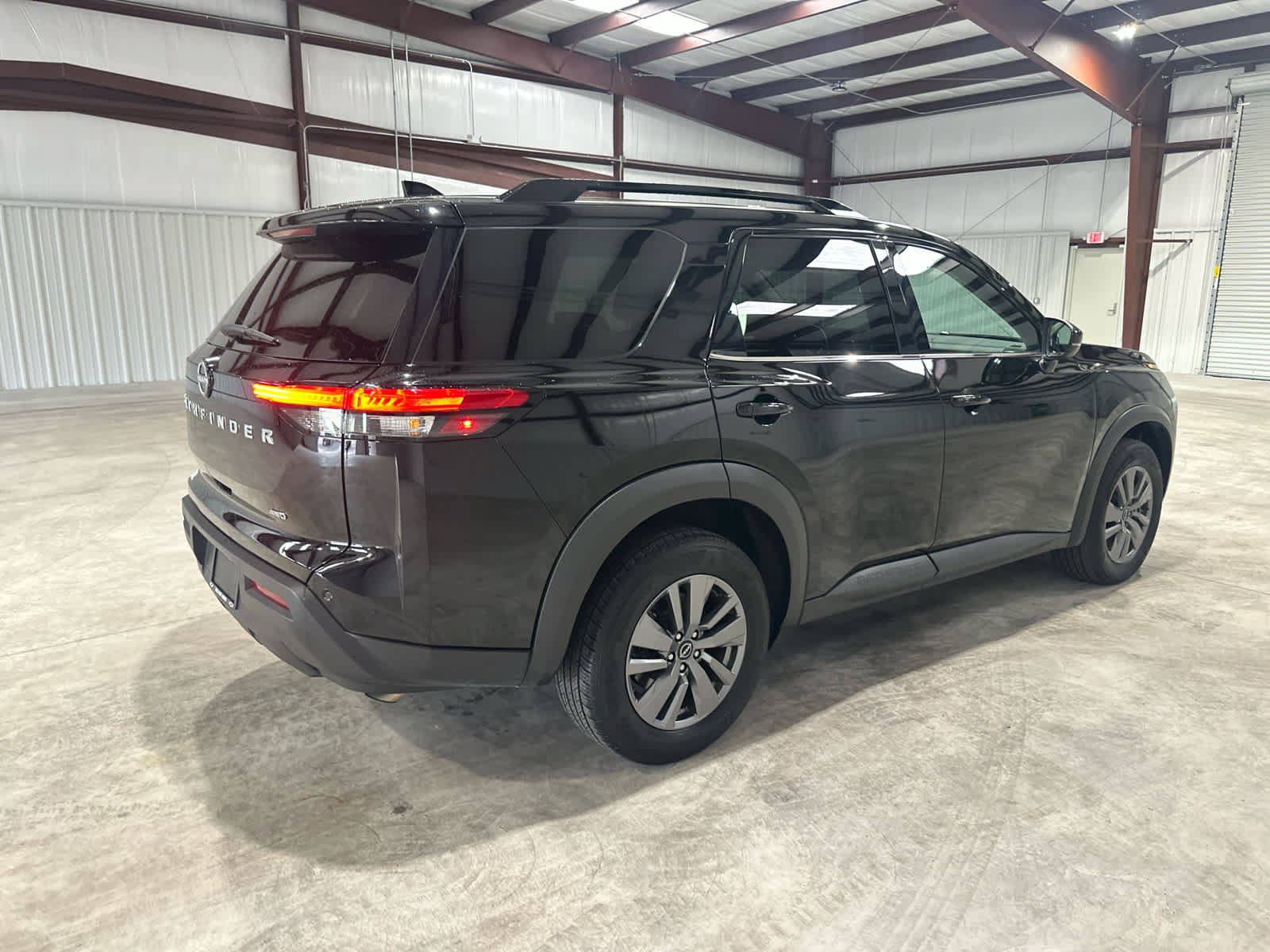Used 2025 Nissan Pathfinder SV AWD/4WD image 5