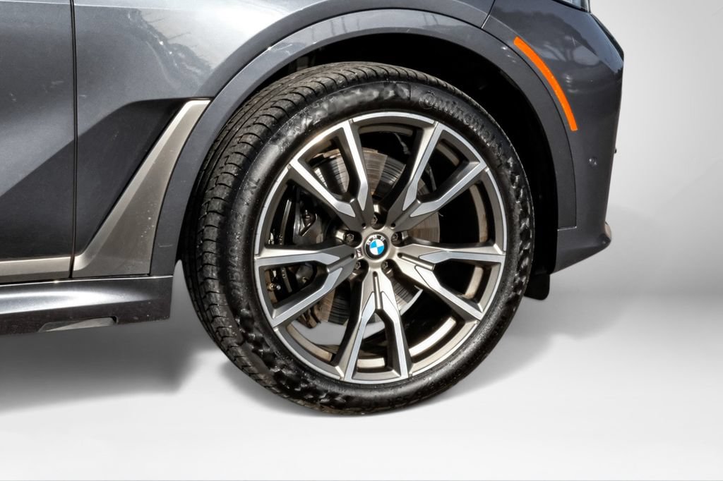 Used 2021 BMW X7 M50i w/ Dynamic Handling Package AWD/4WD image 57