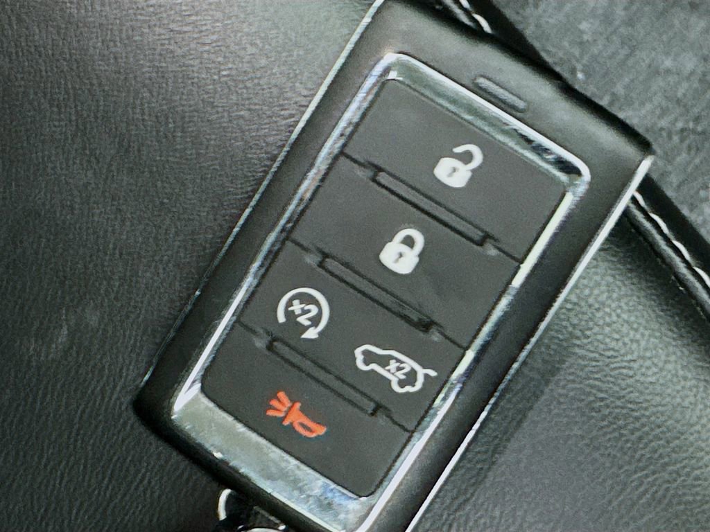 Used 2022 Jeep Grand Cherokee L Limited RWD image 38