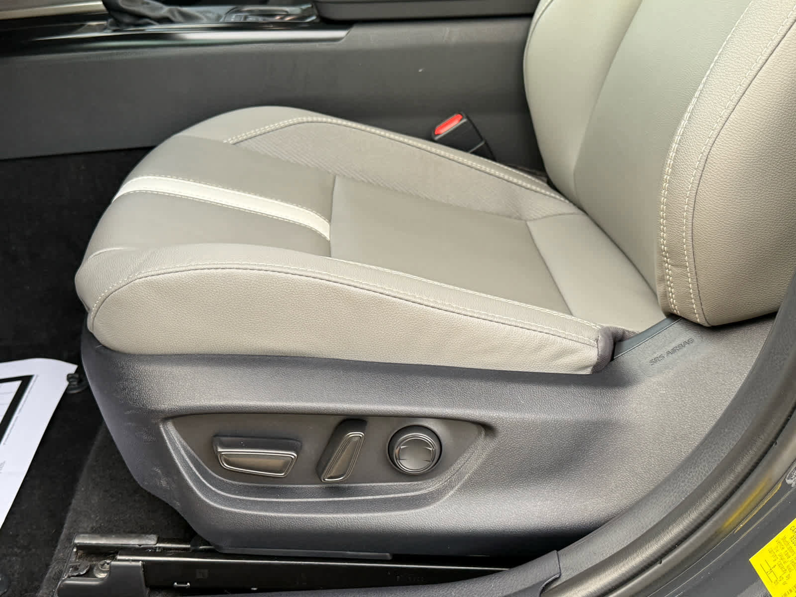 Used 2025 Toyota Camry SE image 13