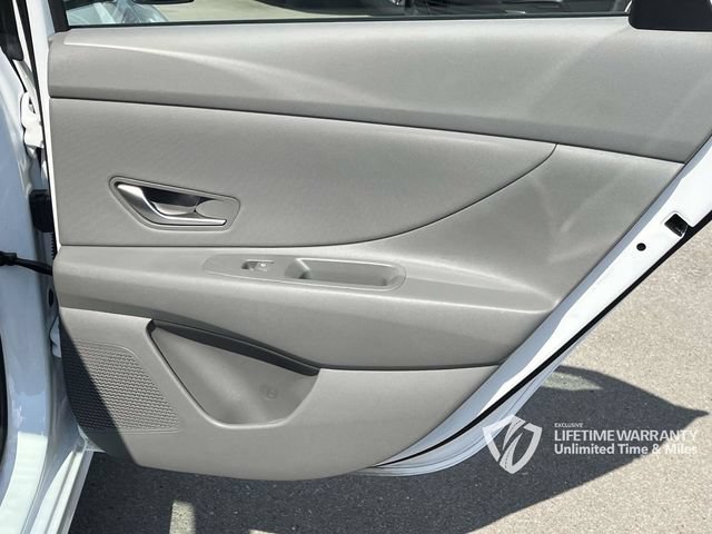 Certified 2025 Hyundai Elantra SEL FWD image 24
