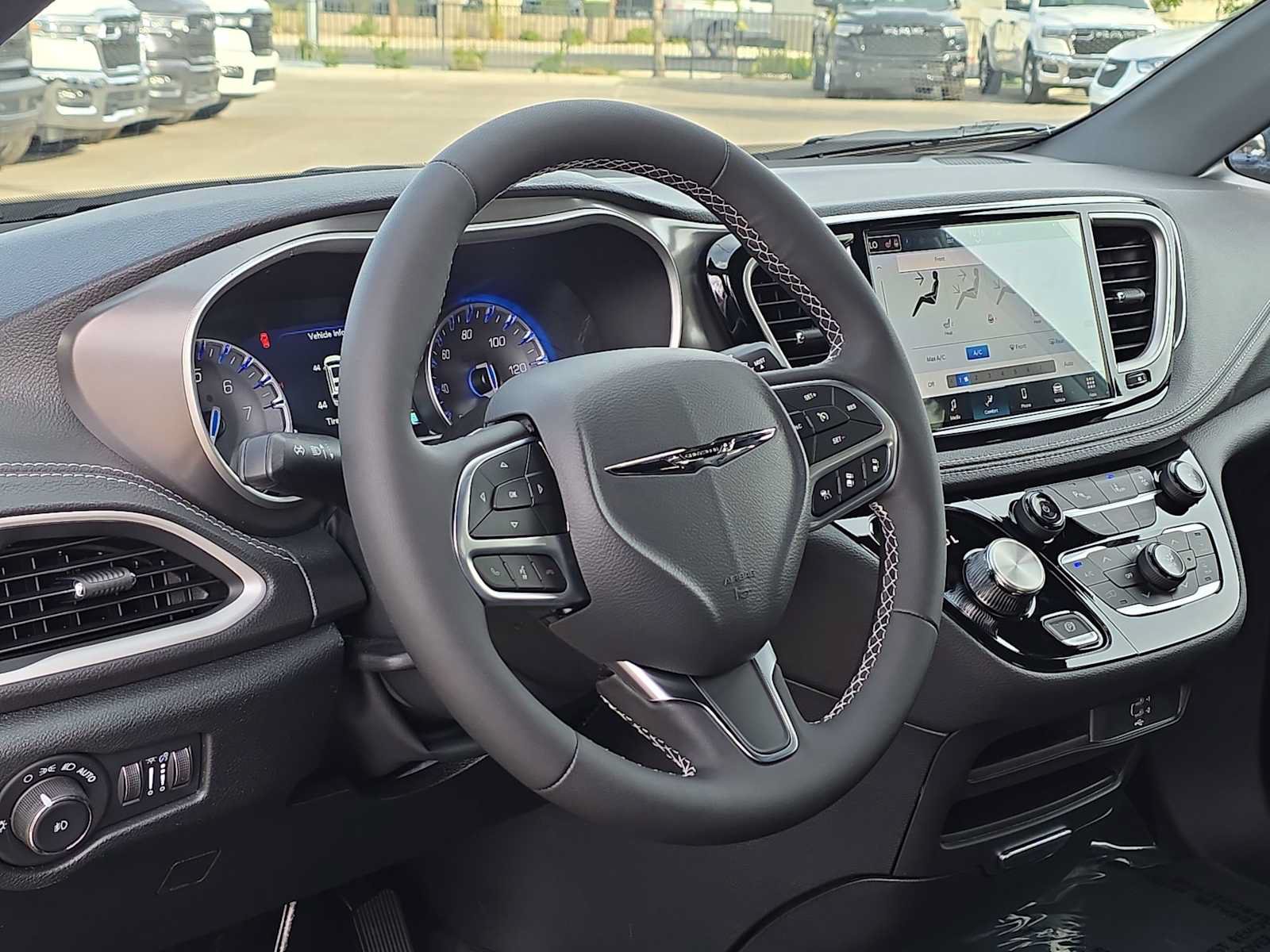 New 2026 Chrysler Pacifica Select FWD image 10