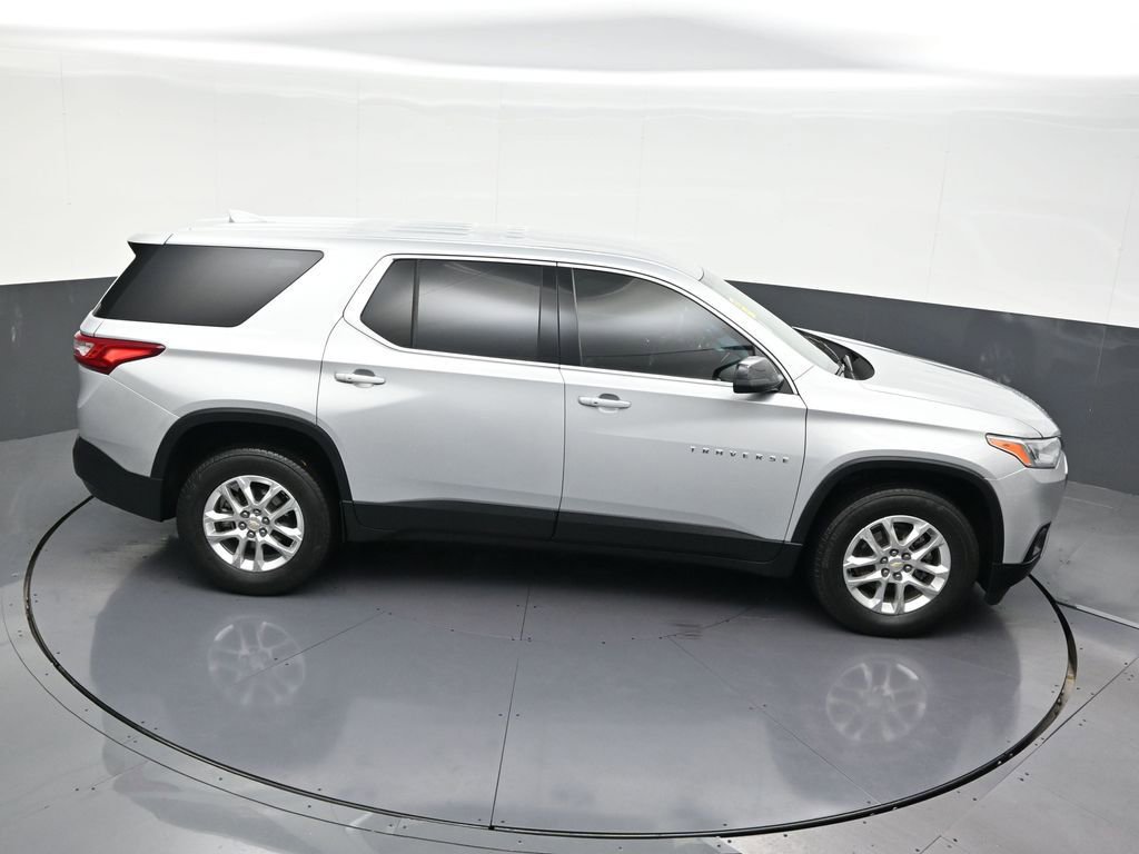Used 2021 Chevrolet Traverse LS image 21