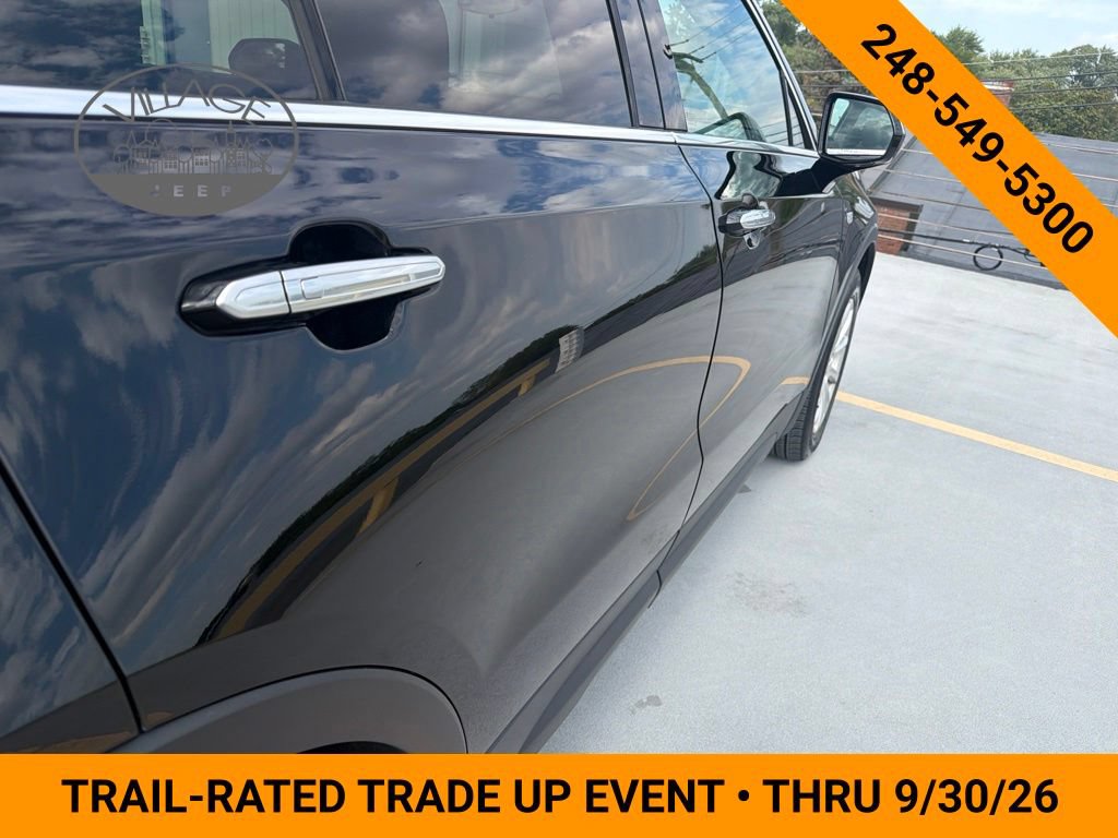 Used 2019 Cadillac XT4 Luxury w/ Cold Weather Package AWD/4WD image 4
