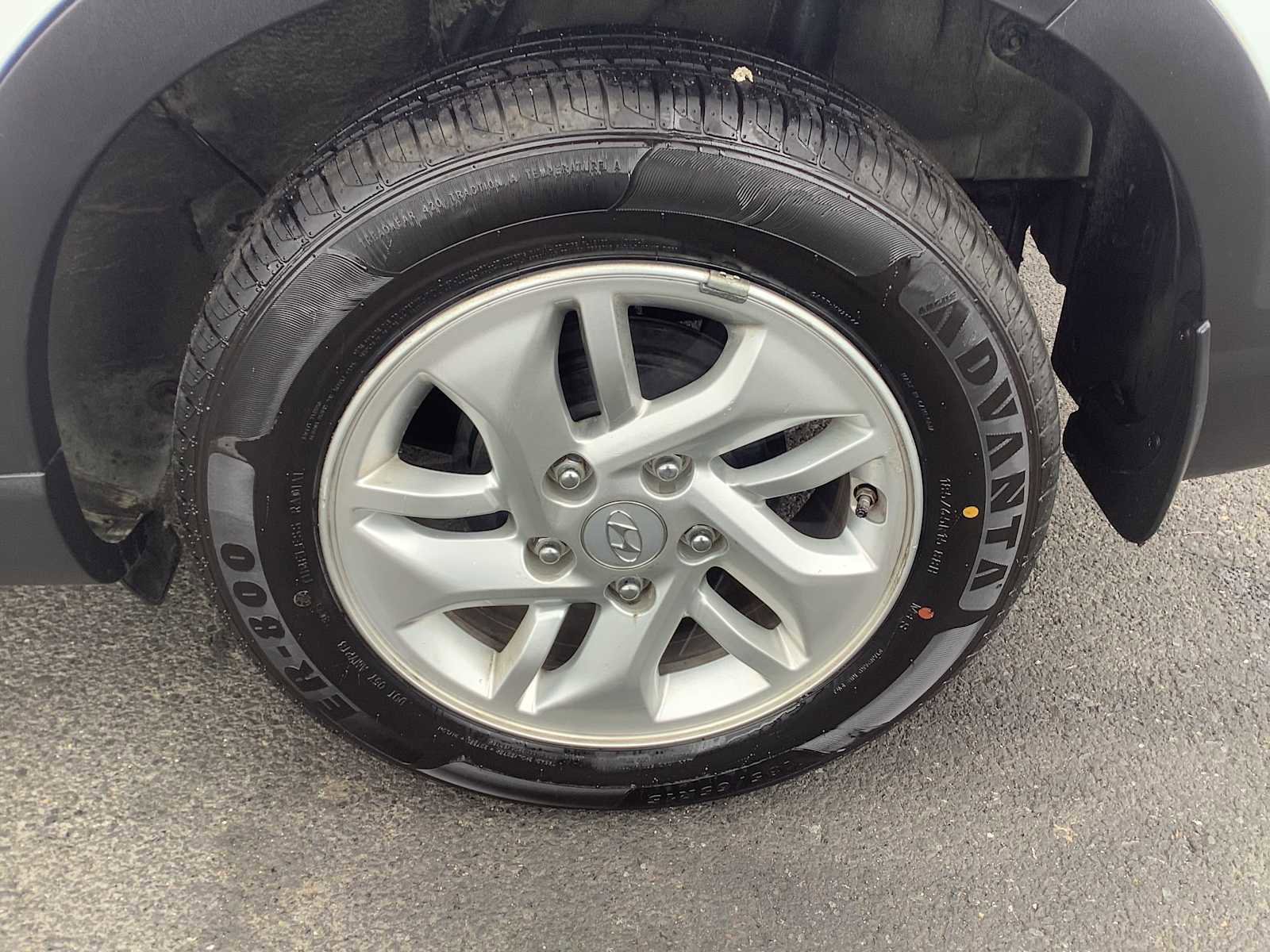 Used 2022 Hyundai Venue SE FWD image 7