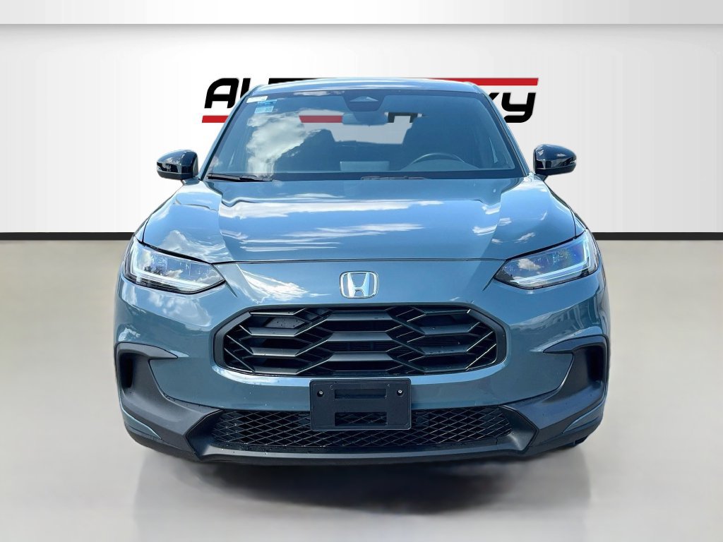 Used 2025 Honda HR-V Sport image 2