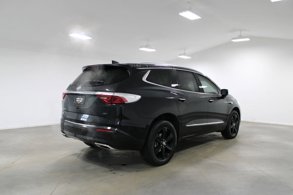 Used 2024 Buick Enclave Essence w/ Sport Touring Edition image 9
