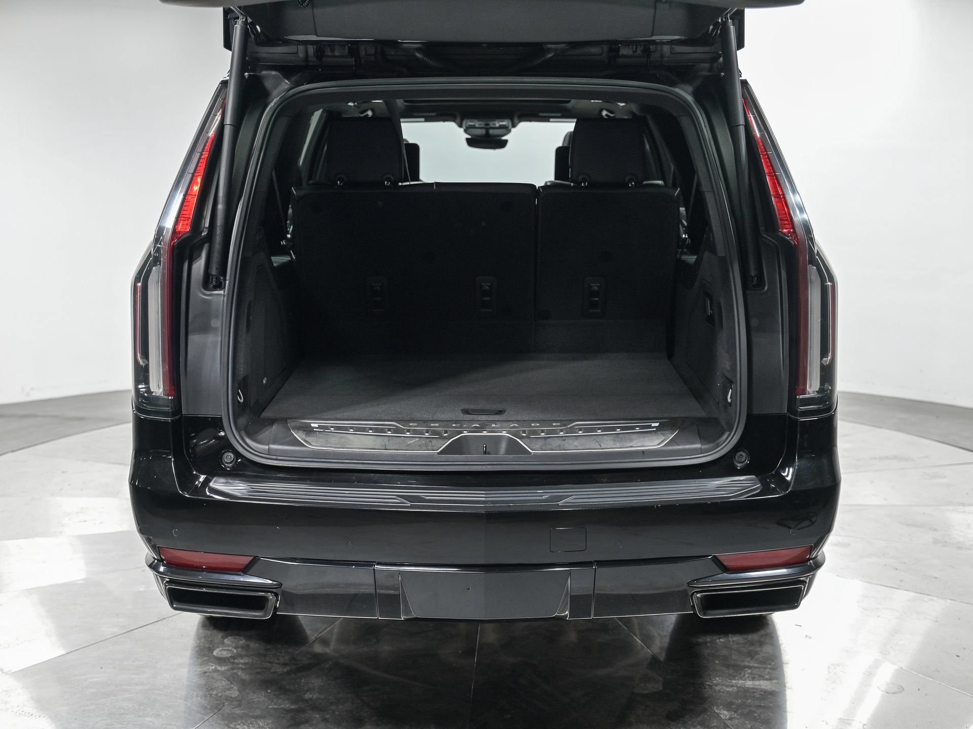 Used 2021 Cadillac Escalade ESV Sport w/ Driver Assist Tech Package AWD/4WD image 6