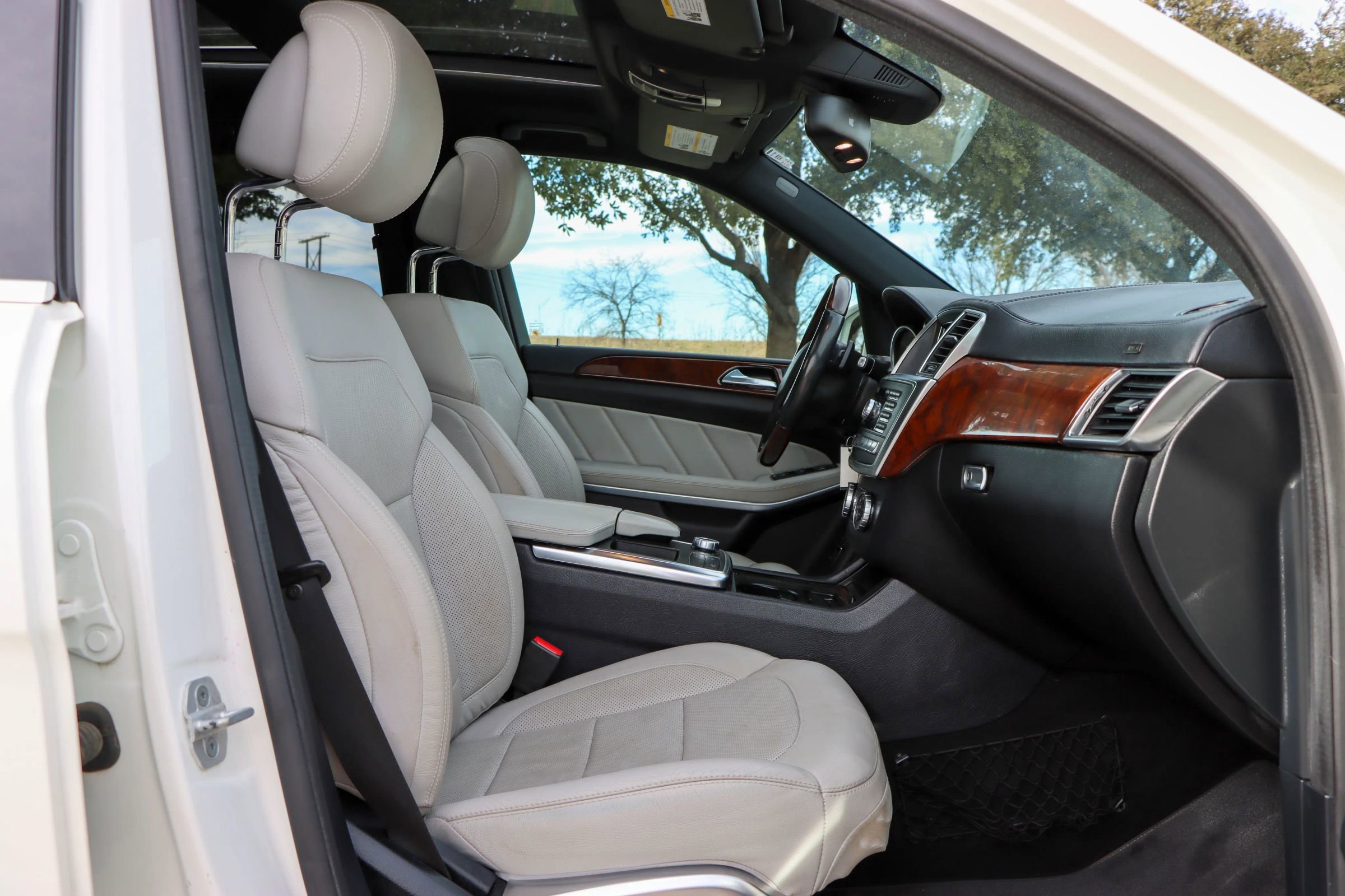 Used 2015 Mercedes-Benz GL 550 4MATIC image 43