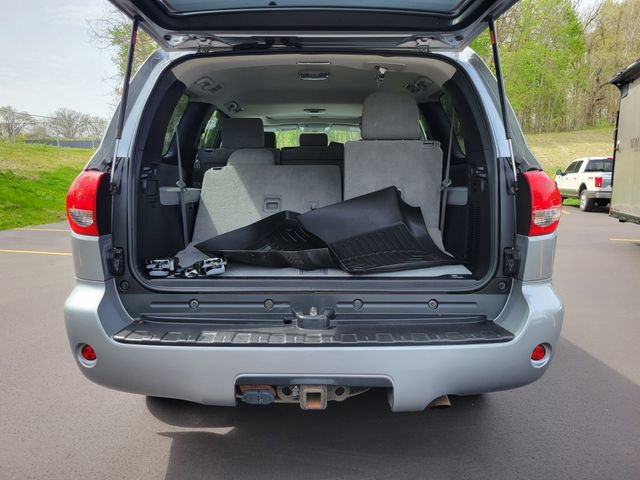 Used 2017 Toyota Sequoia SR5 AWD/4WD image 23