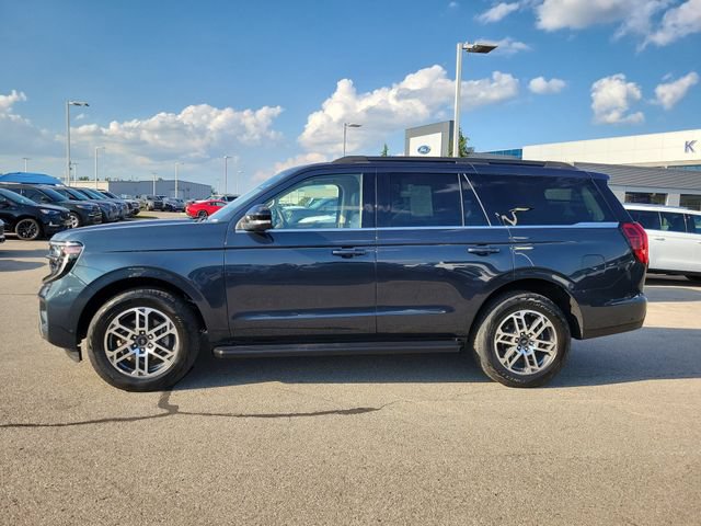 Certified 2025 Ford Expedition Active AWD/4WD image 2