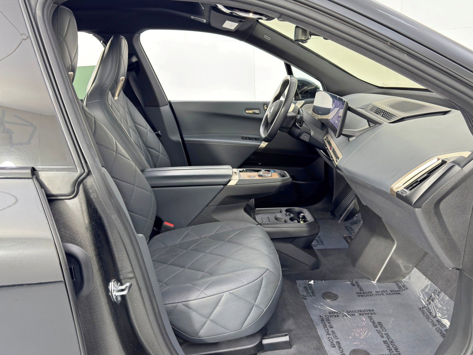 Used 2023 BMW iX M60 w/ Executive Package image 15