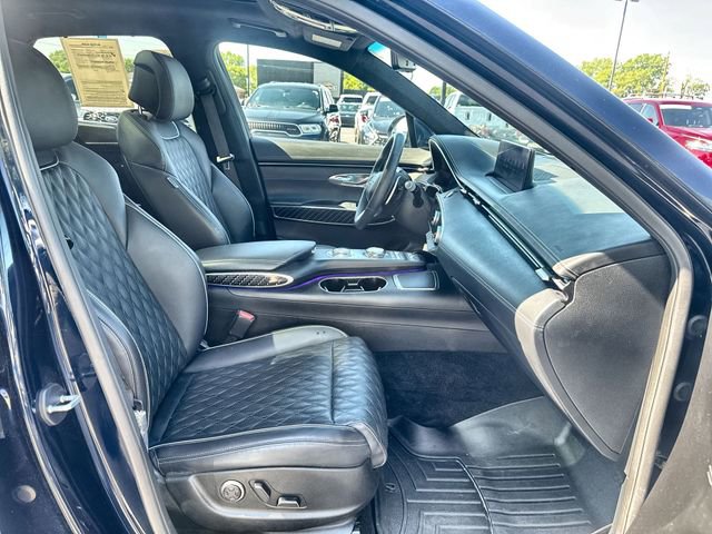 Used 2023 Genesis GV70 3.5T Sport w/ Sport Prestige Package AWD/4WD image 25