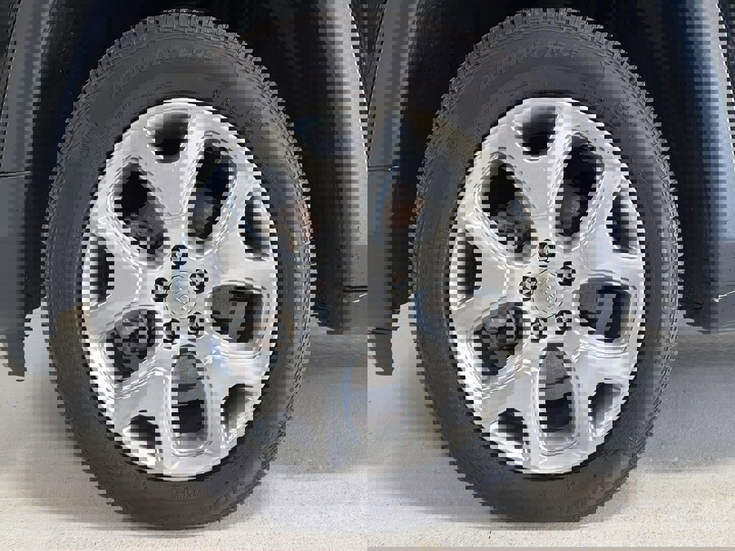 Used 2022 Jeep Compass Limited w/ Sun and Sound Group image 29