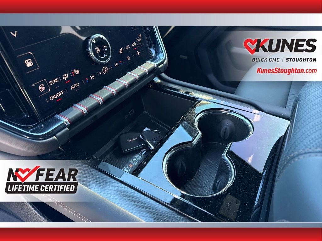 Used 2025 GMC Yukon AT4 w/ AT4 Premium Package image 24