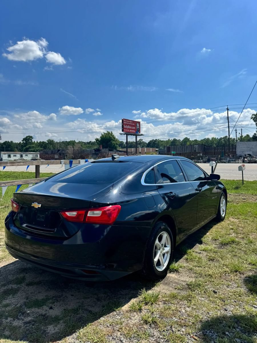 Used 2017 Chevrolet Malibu LS w/ LPO, Convenience Package 1 FWD image 9