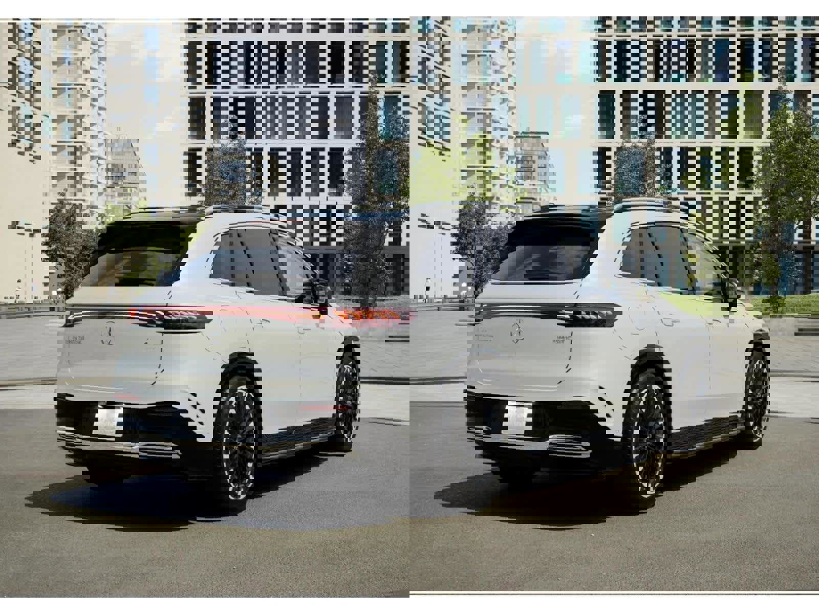 New 2026 Mercedes-Benz EQS 550 4MATIC SUV image 21