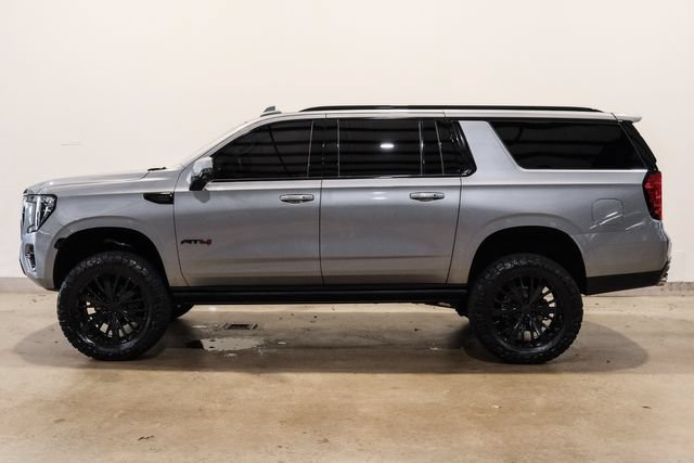 Used 2023 GMC Yukon XL AT4 w/ AT4 Premium Package AWD/4WD image 5