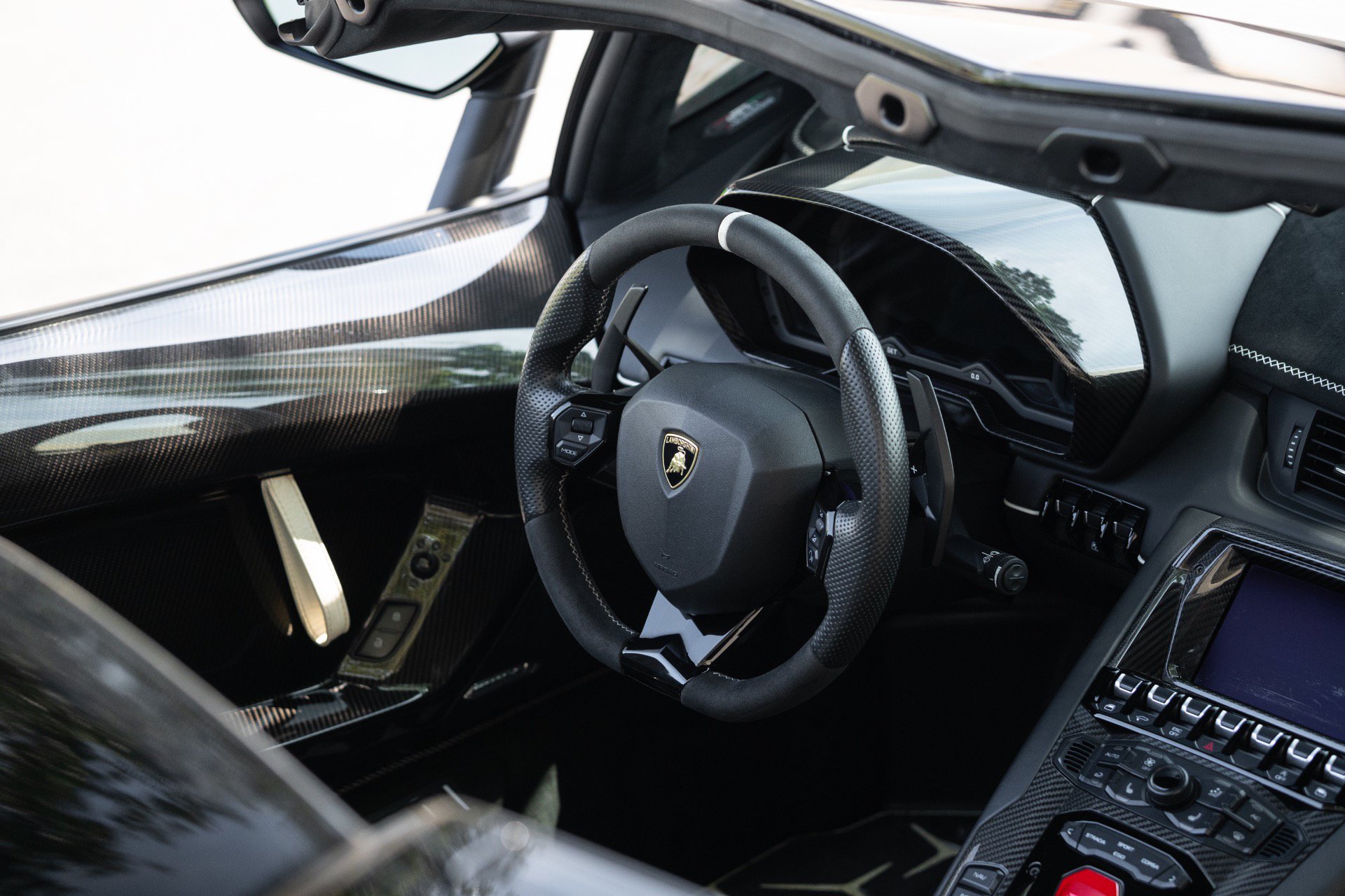 Used 2020 Lamborghini Aventador SVJ AWD/4WD image 6