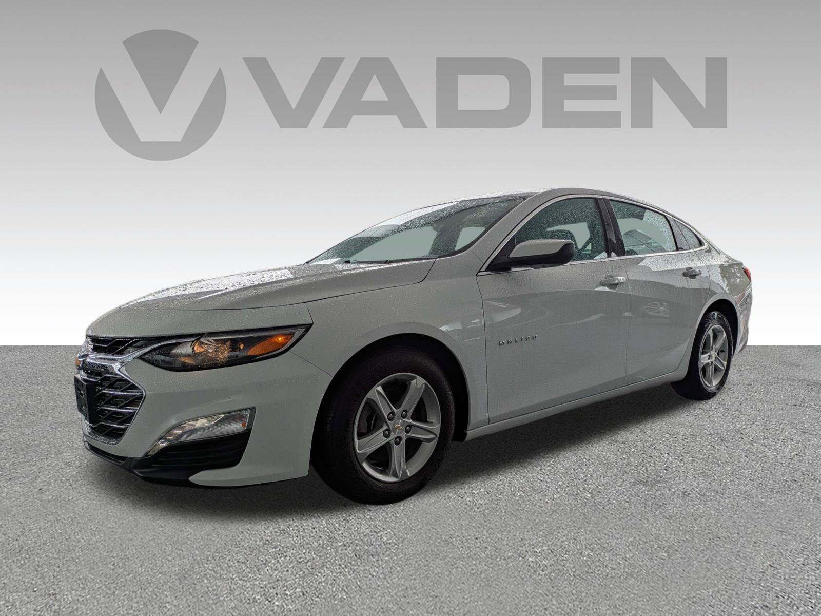 Used 2024 Chevrolet Malibu LT FWD image 2