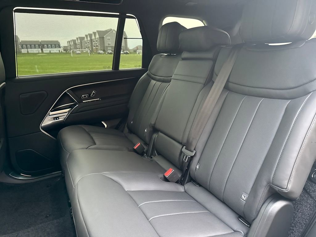 New 2025 Land Rover Range Rover Long Wheelbase SE image 14