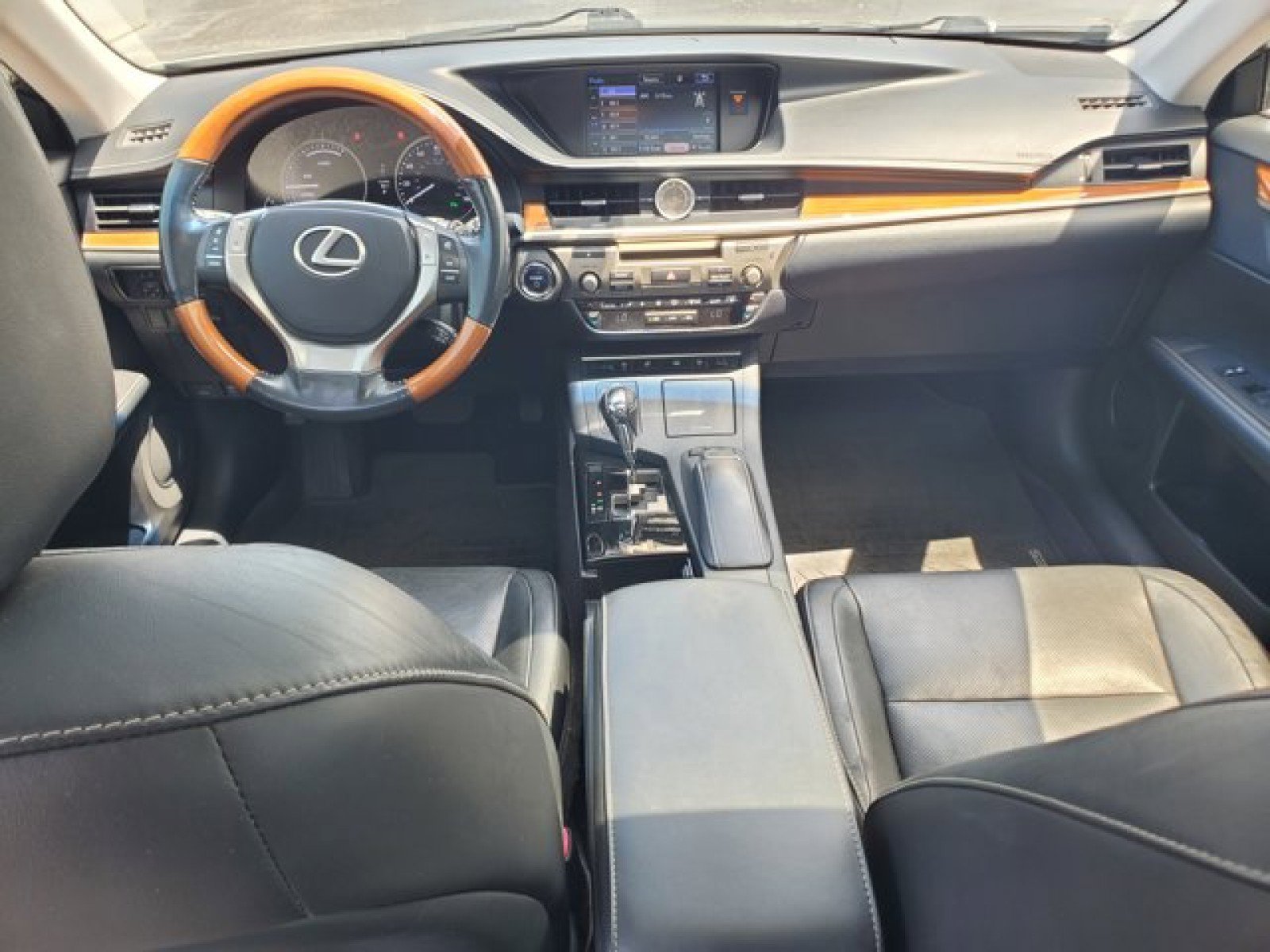 Used 2015 Lexus ES 300h w/ Navigation System Package FWD image 31