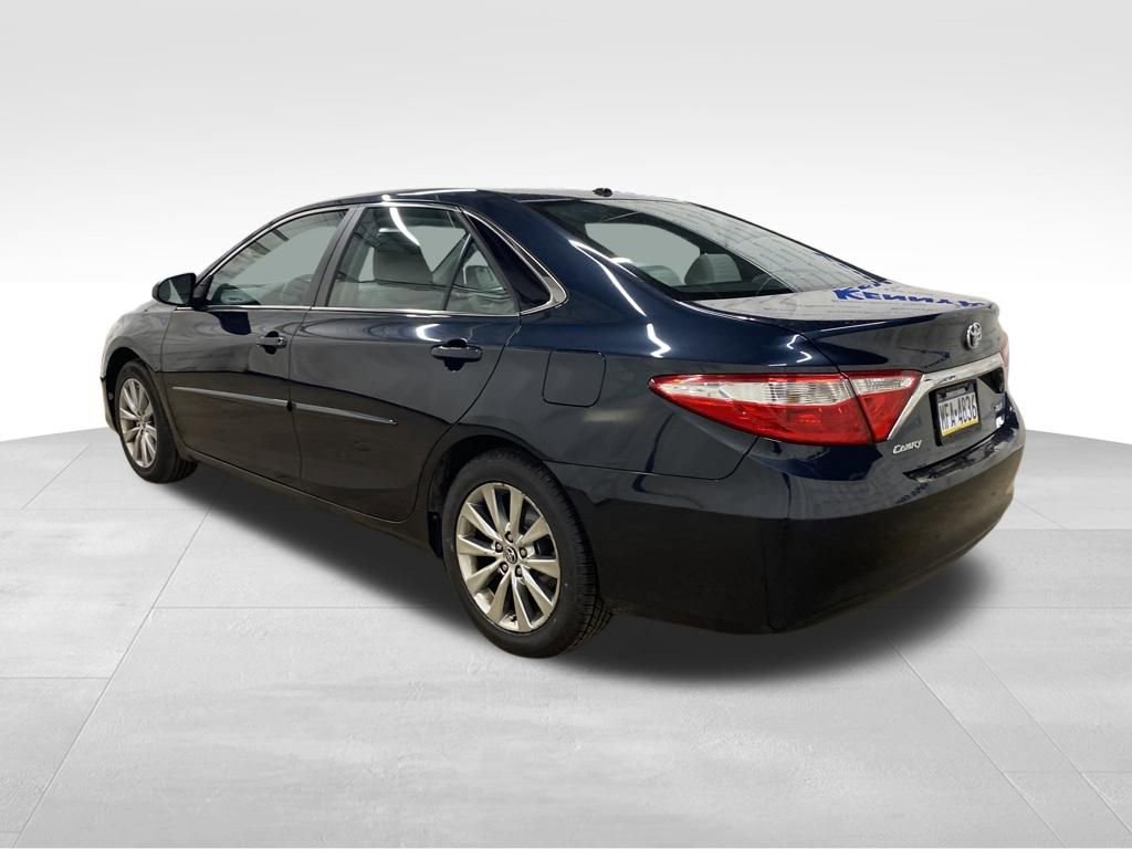 Used 2015 Toyota Camry XLE w/ Moonroof Package FWD image 2
