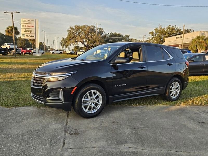 Used 2022 Chevrolet Equinox LT image 2