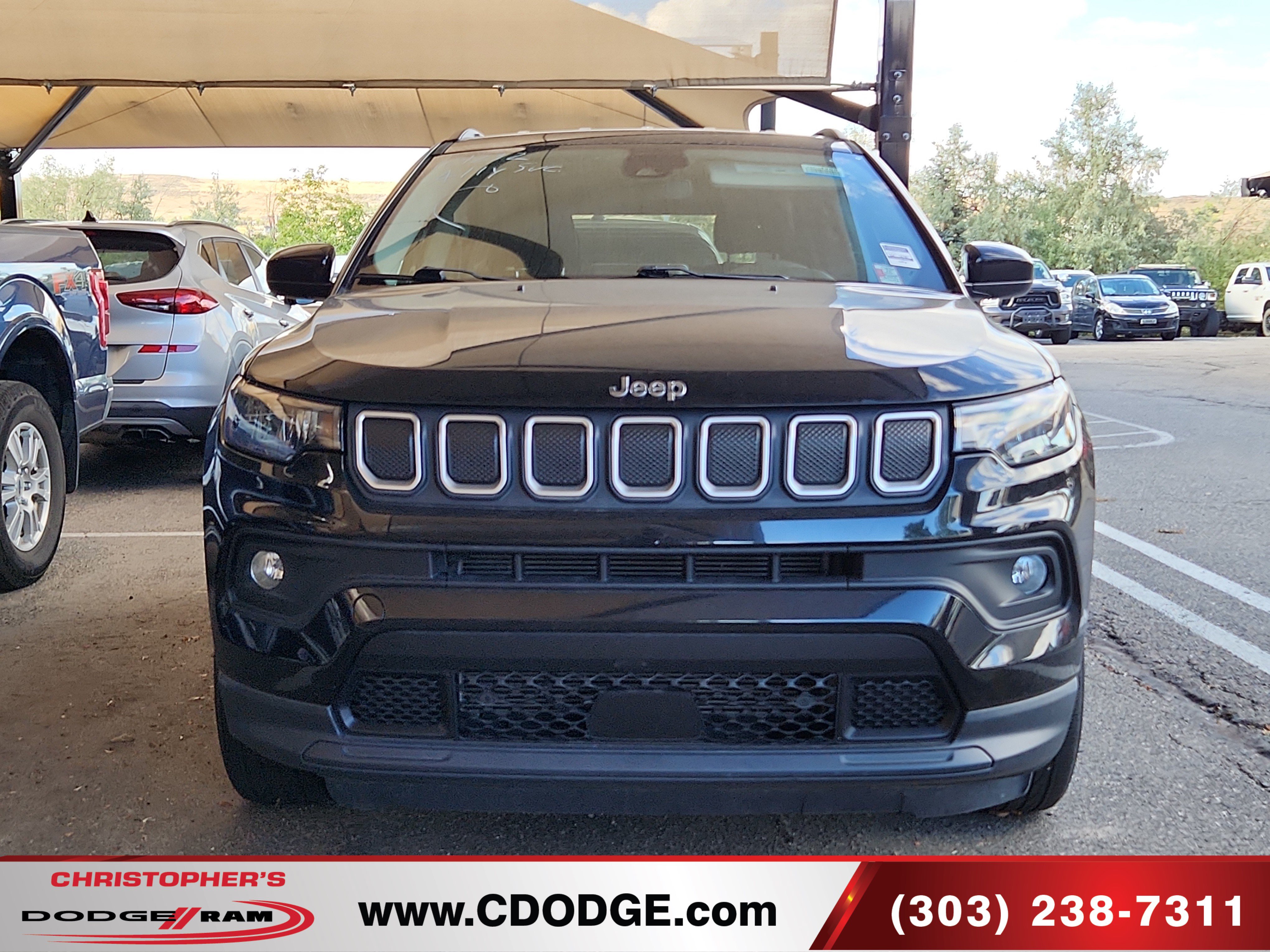 Used 2022 Jeep Compass Latitude FWD image 2