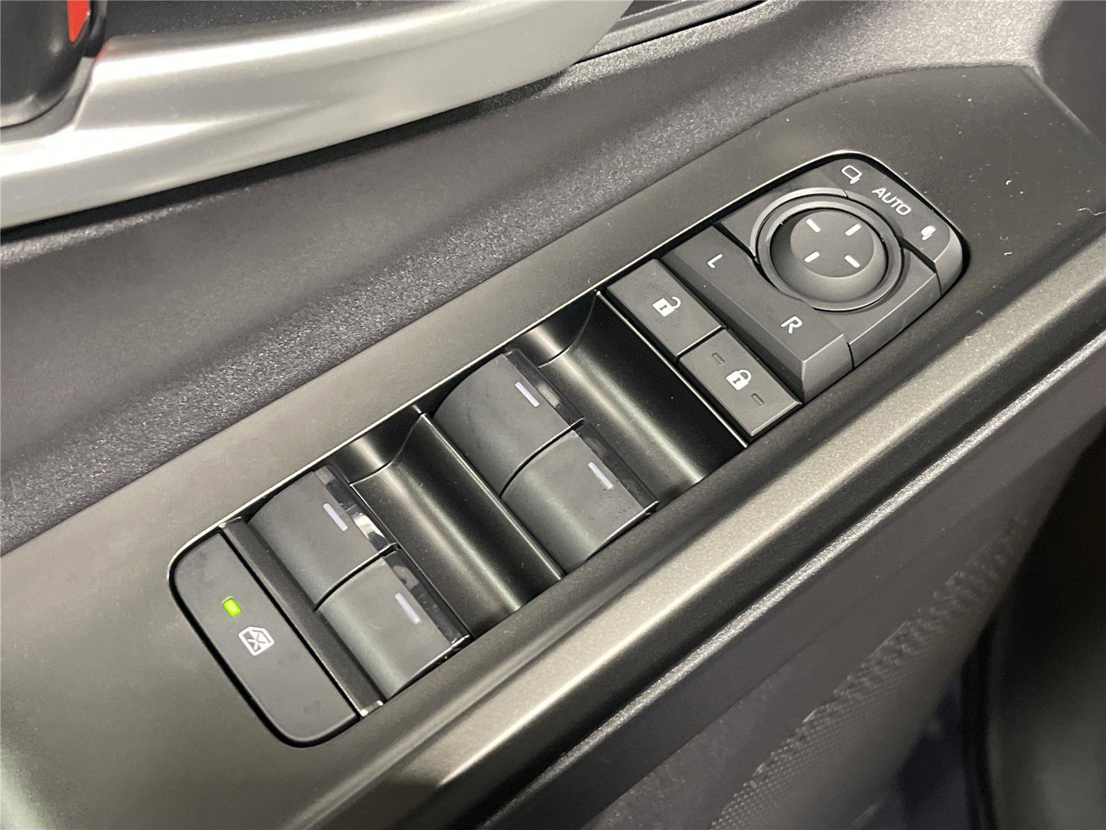 New 2026 Subaru Solterra Premium image 7