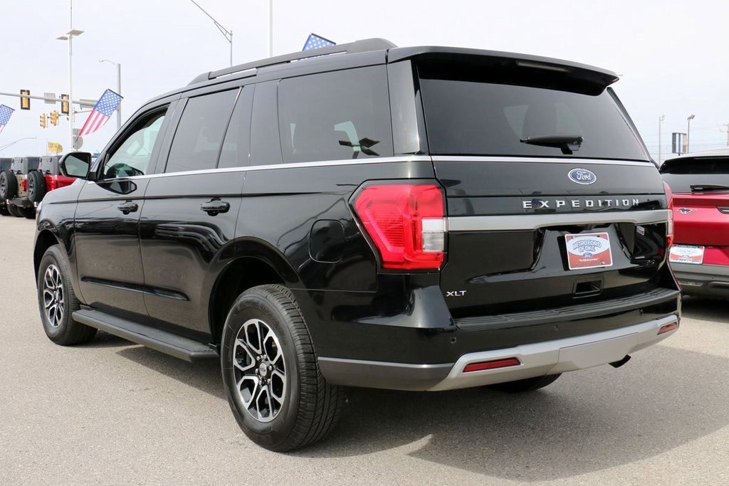 Used 2024 Ford Expedition XLT image 7