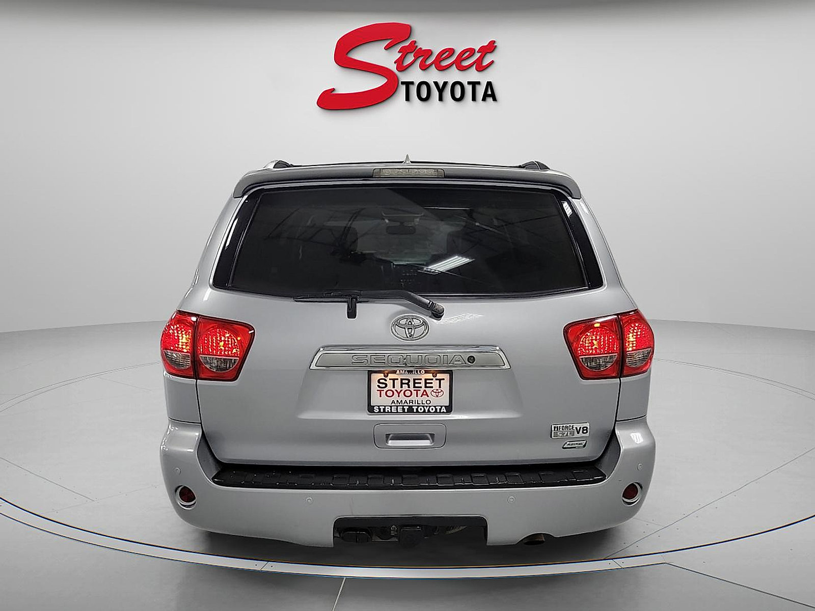 Used 2016 Toyota Sequoia Limited w/ Safety & Convenience Package AWD/4WD image 3