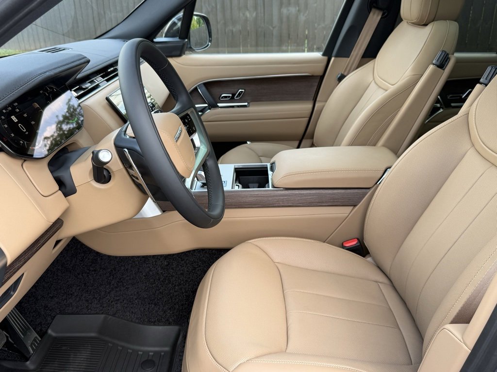 New 2025 Land Rover Range Rover SE image 11