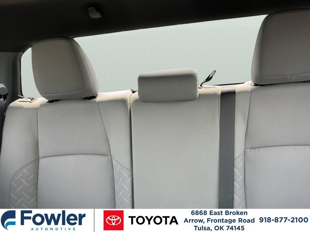 Certified 2025 Toyota Tacoma SR5 AWD/4WD image 29