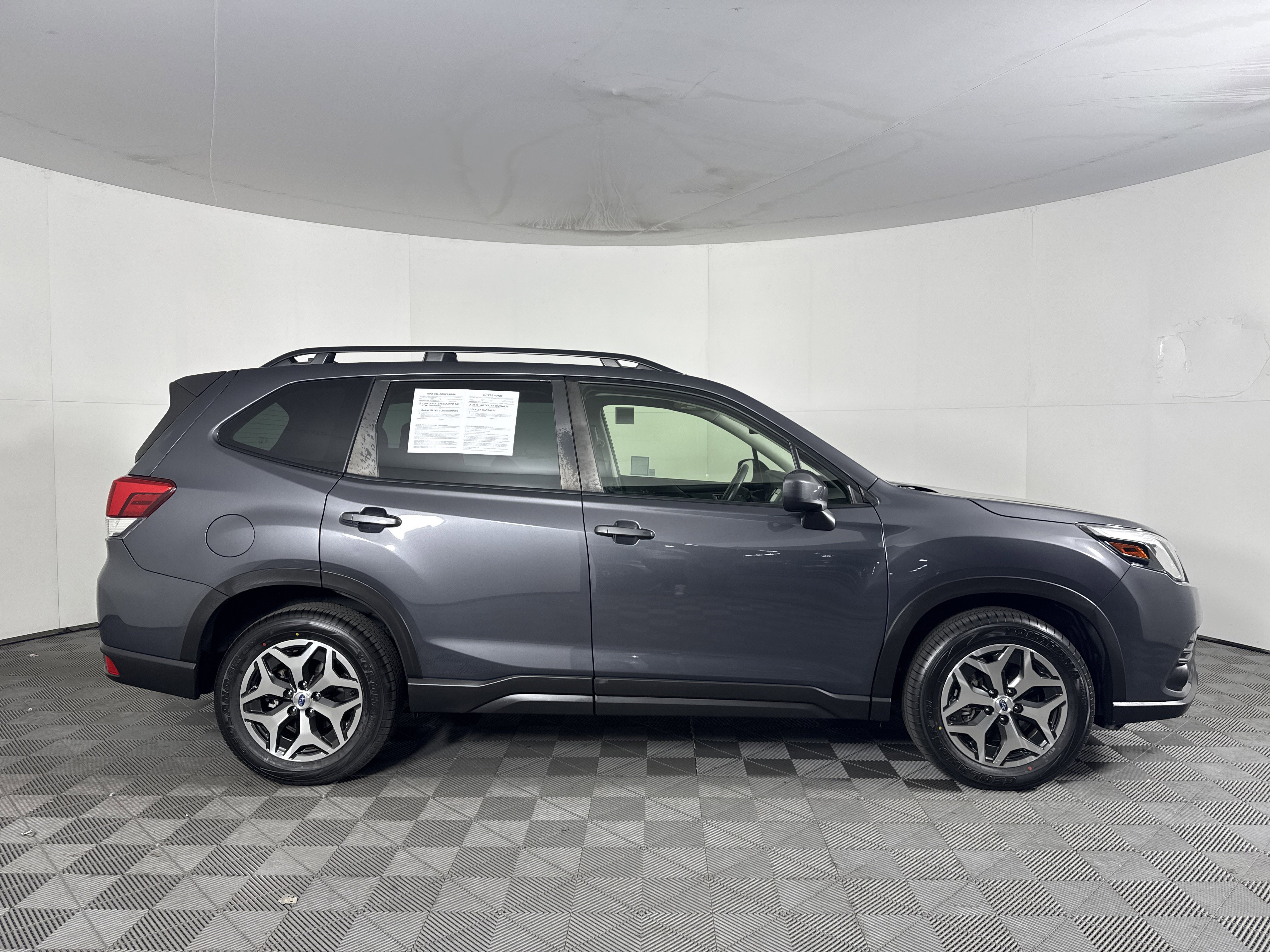 Used 2022 Subaru Forester Premium w/ Popular Package #1 image 3
