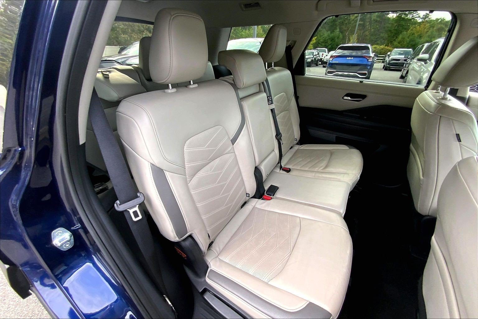 Used 2022 Nissan Pathfinder Platinum w/ Cargo Package AWD/4WD image 30