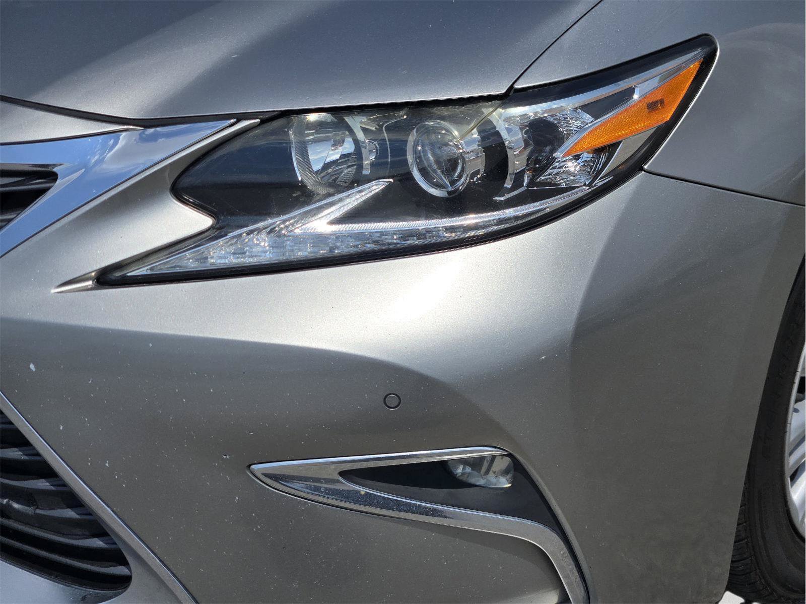 Used 2017 Lexus ES 350 w/ Premium Package FWD image 8
